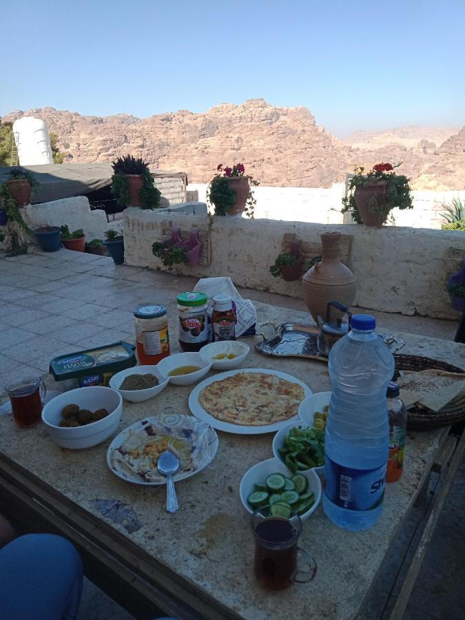 Happy Bedouin House Petra Bed and Breakfast Al Hayy Εξωτερικό φωτογραφία