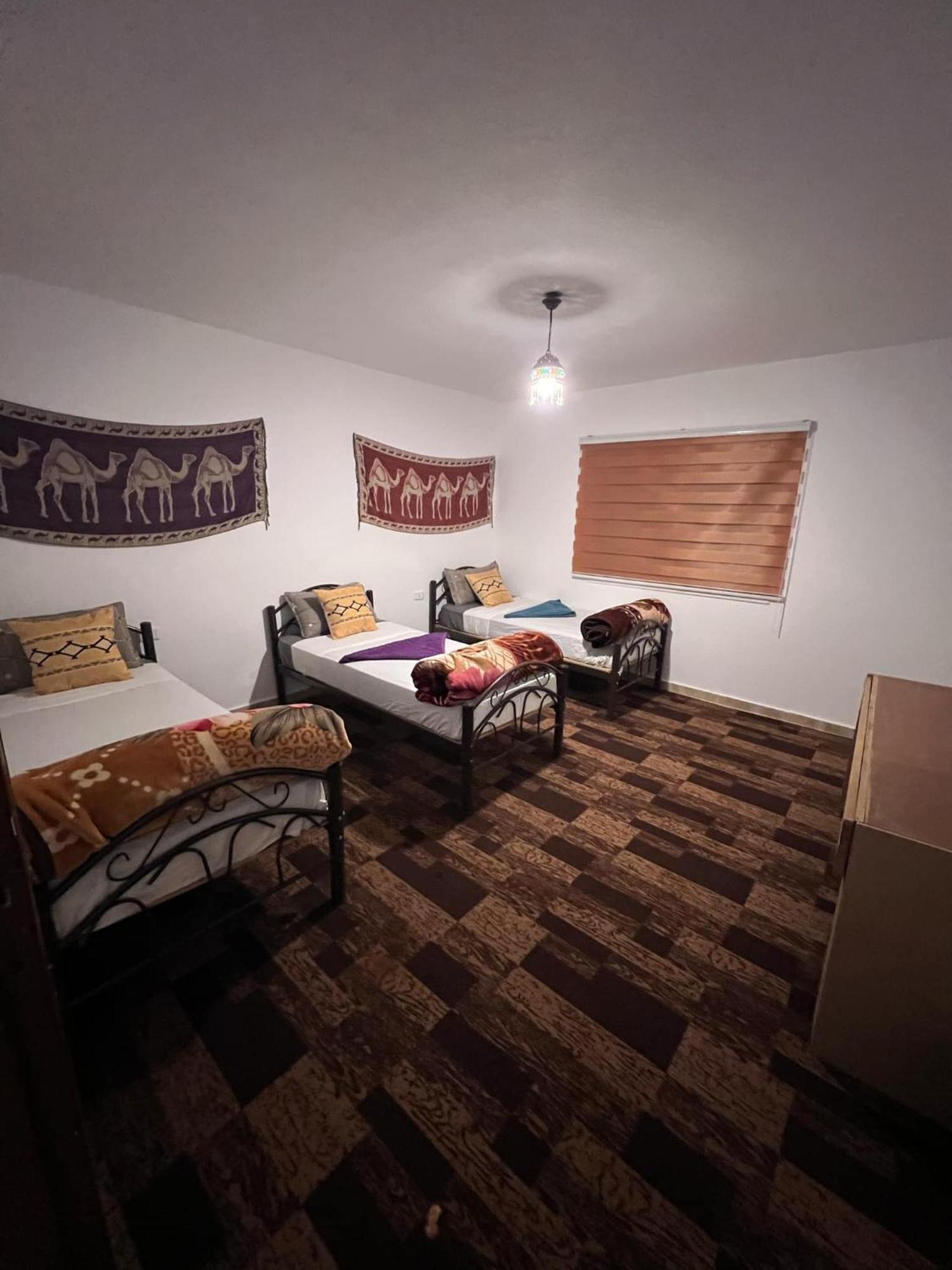 Happy Bedouin House Petra Bed and Breakfast Al Hayy Εξωτερικό φωτογραφία
